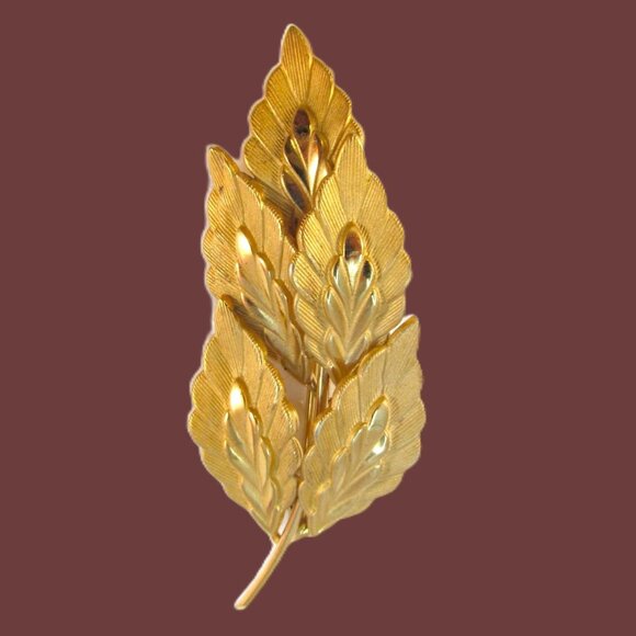 12k Gold Filled Textured Leaf Brooch Signed CR - Picture 2 of 11